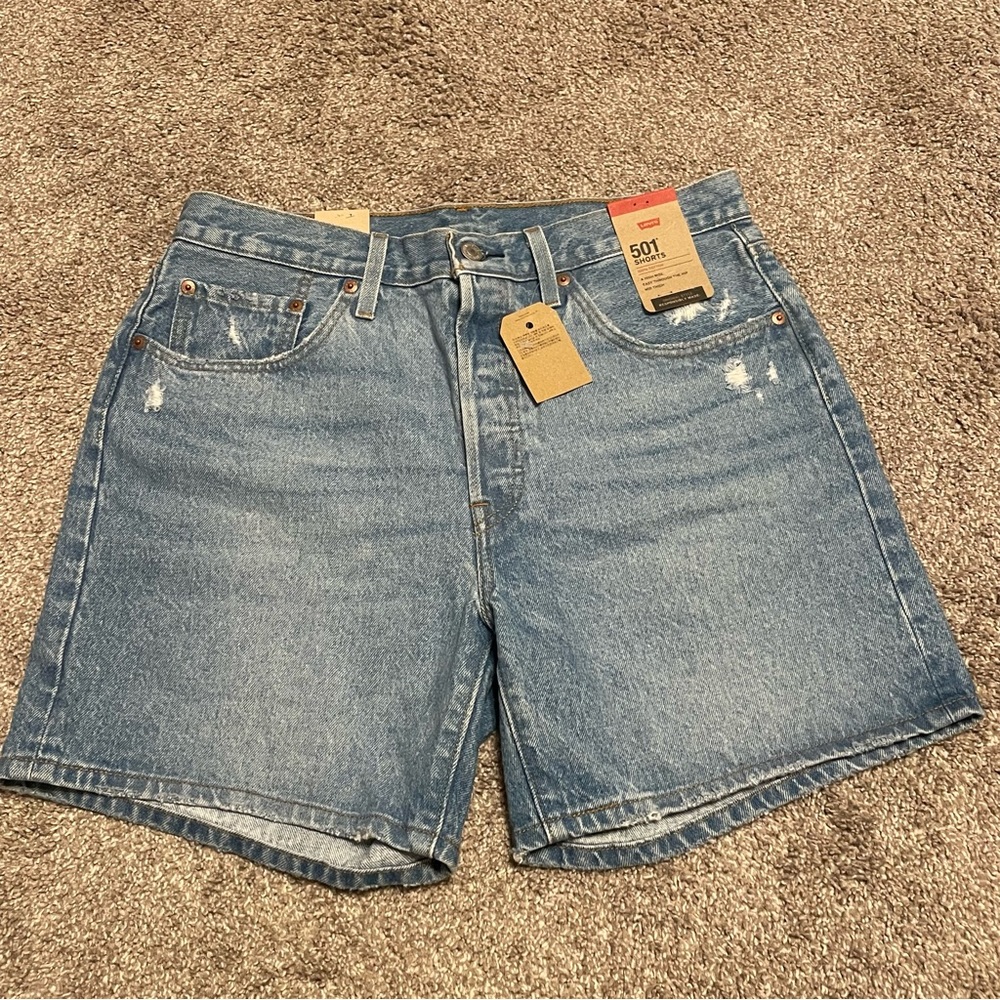 NWT Women’s Levi’s 501 Denim Shorts Size 31